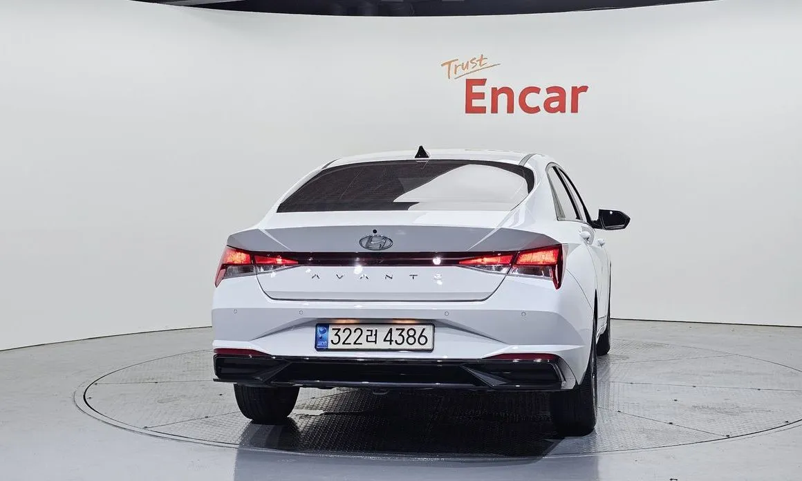 Hyundai AVANTE 2023 из KR, фото 3