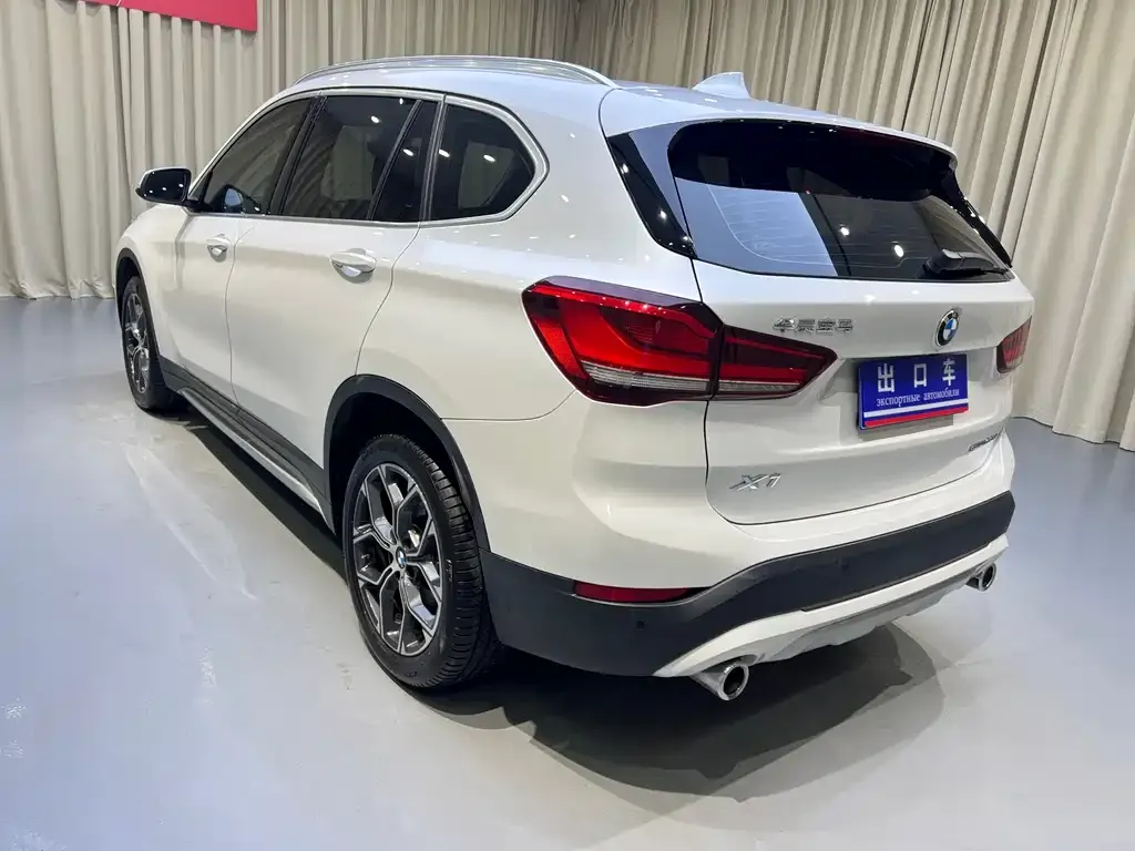 BMW X1 — фото 5