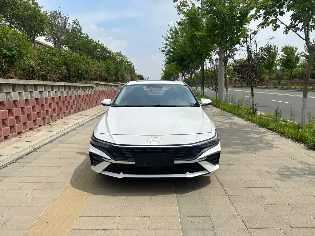Hyundai Elantra — фото 8
