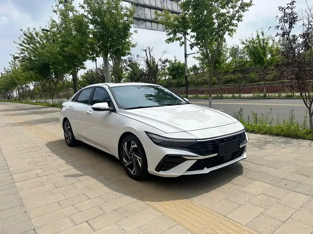 Hyundai Elantra — фото 9