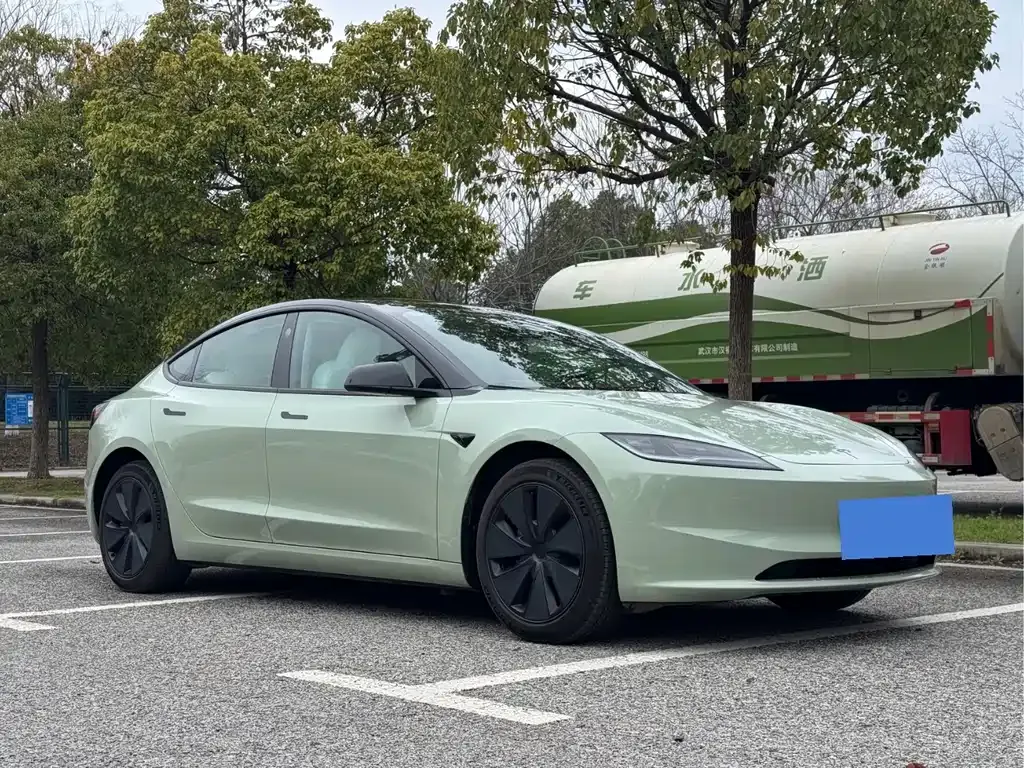 Tesla Model 3 — фото 6