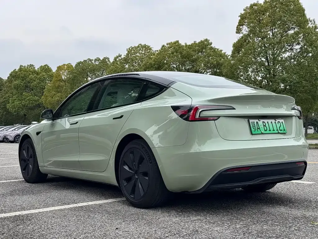 Tesla Model 3 — фото 4