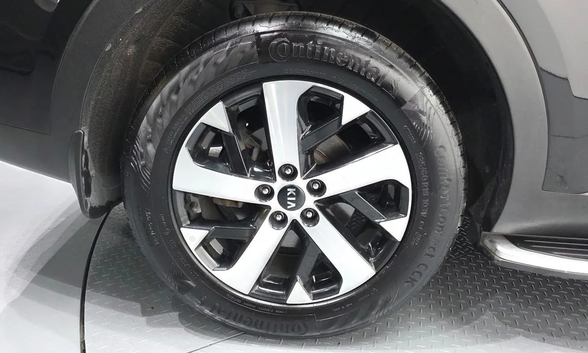 Kia Sorento — фото 3