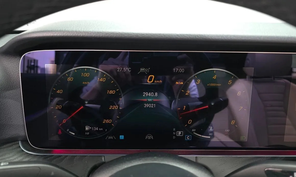 Mercedes-Benz E-Class 2023 из KR, фото 2