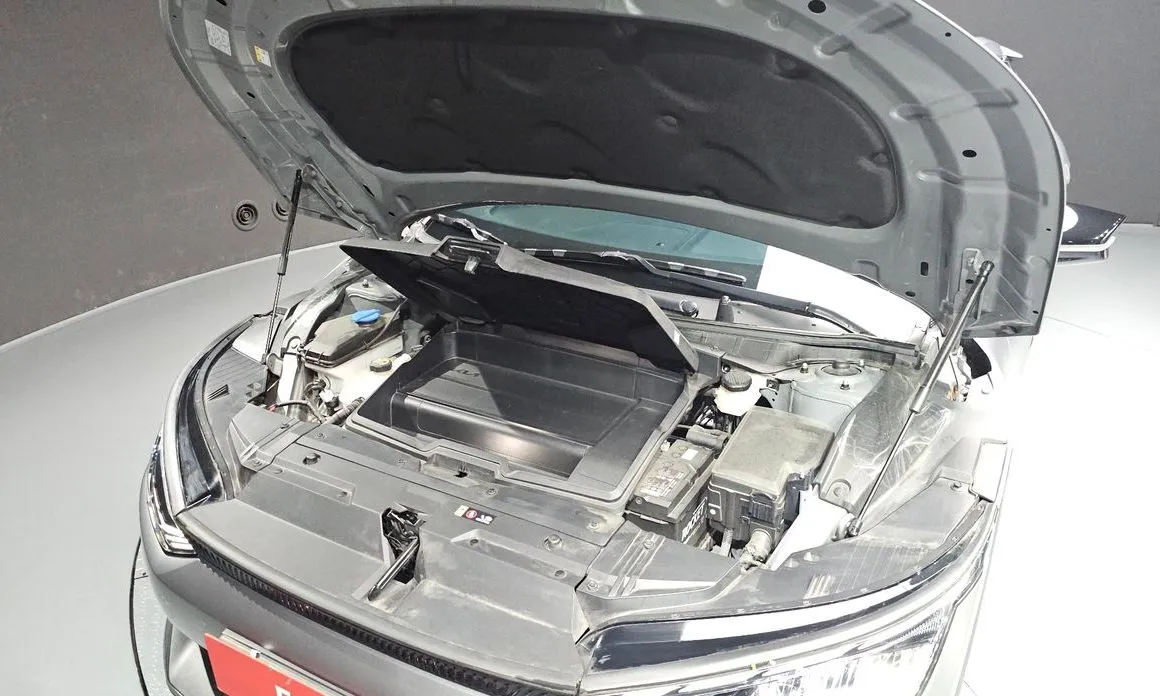 Kia EV6 2023 из KR, фото 8