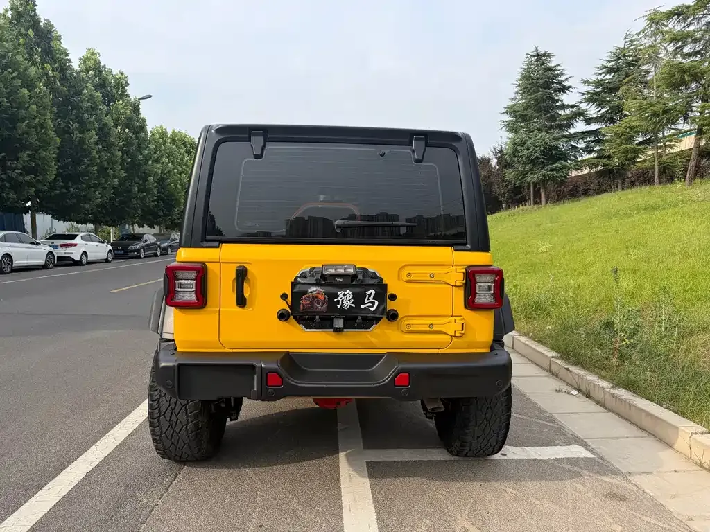 Jeep Wrangler — фото 5