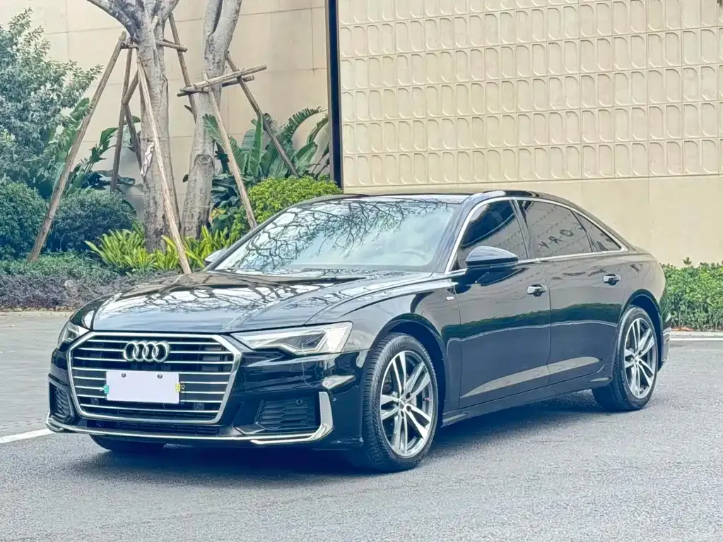 Audi A6L — фото 1