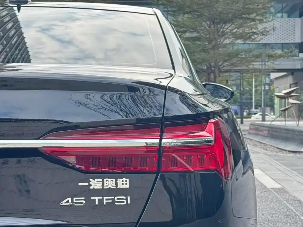 Audi A6L — фото 5