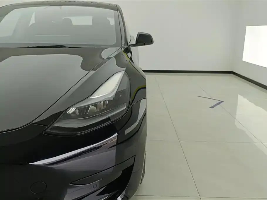 Tesla Model 3 — фото 6