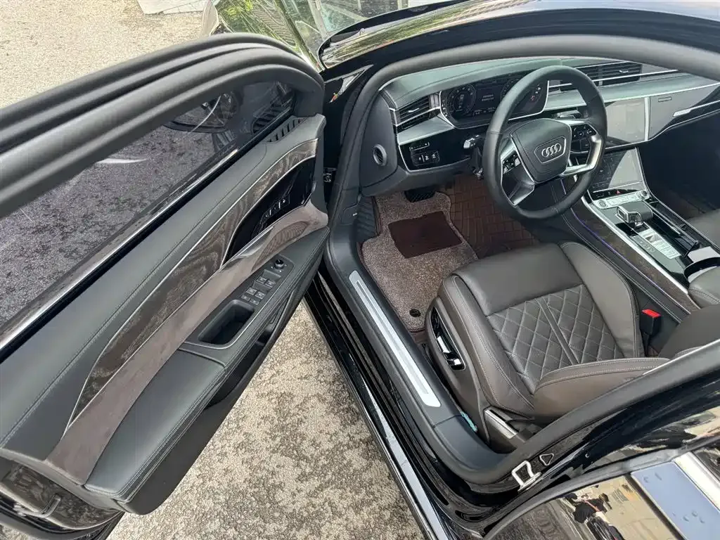 Audi A8 — фото 3