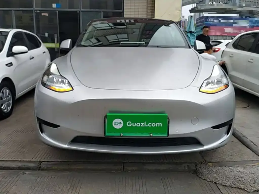 Tesla Model Y — фото 2