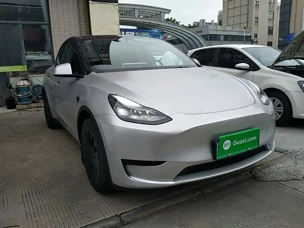 Tesla Model Y — фото 6