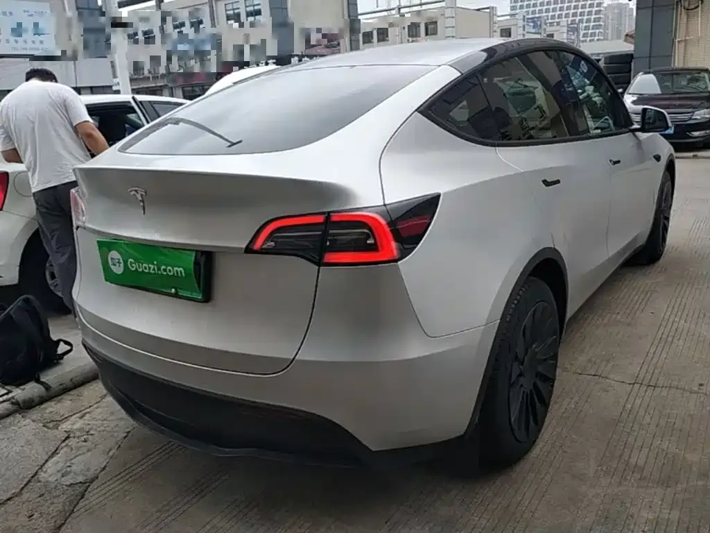 Tesla Model Y — фото 4