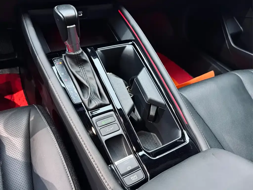 Honda Accord — фото 9