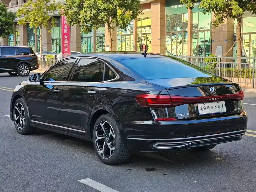 Volkswagen Passat — фото 10