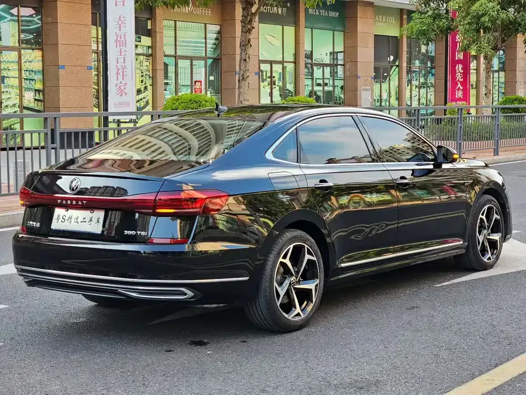 Volkswagen Passat — фото 6