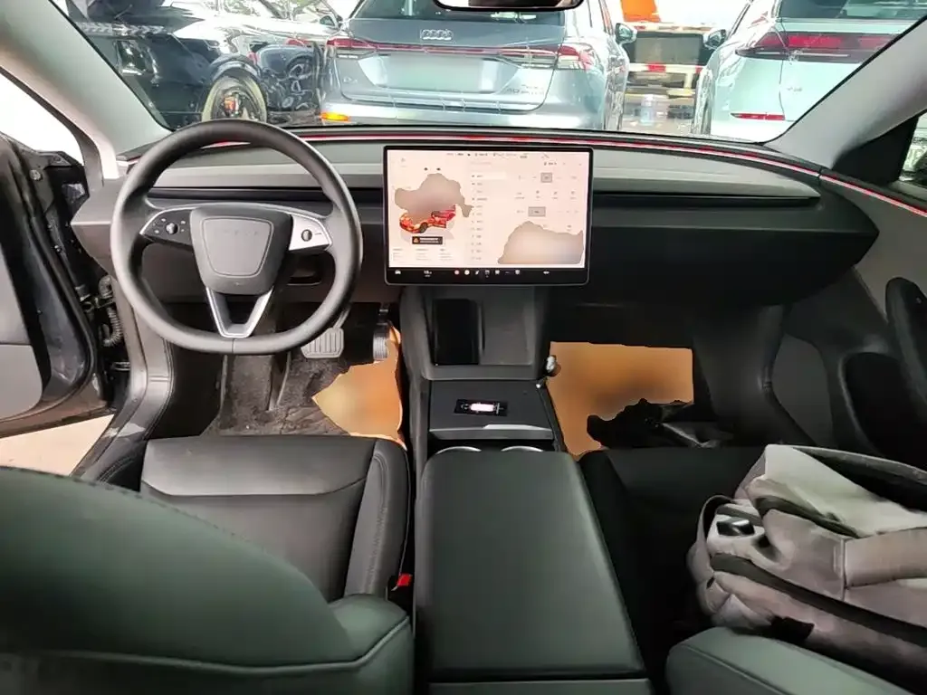 Tesla Model 3 — фото 4