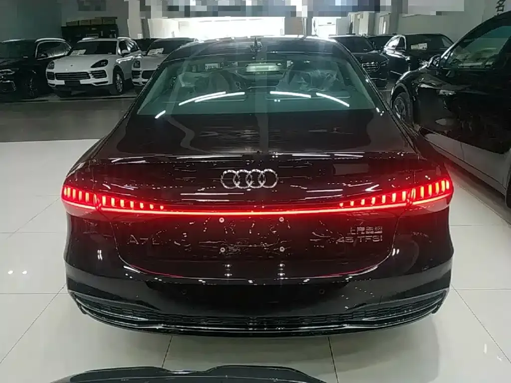 Audi A7L — фото 3