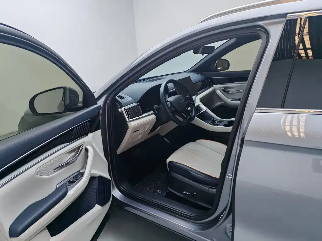 BYD PLUS New Energy — фото 10