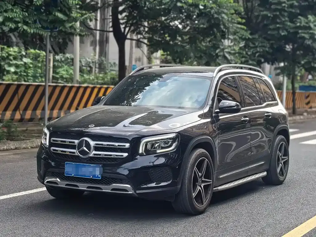 Mercedes-Benz GLB — фото 1