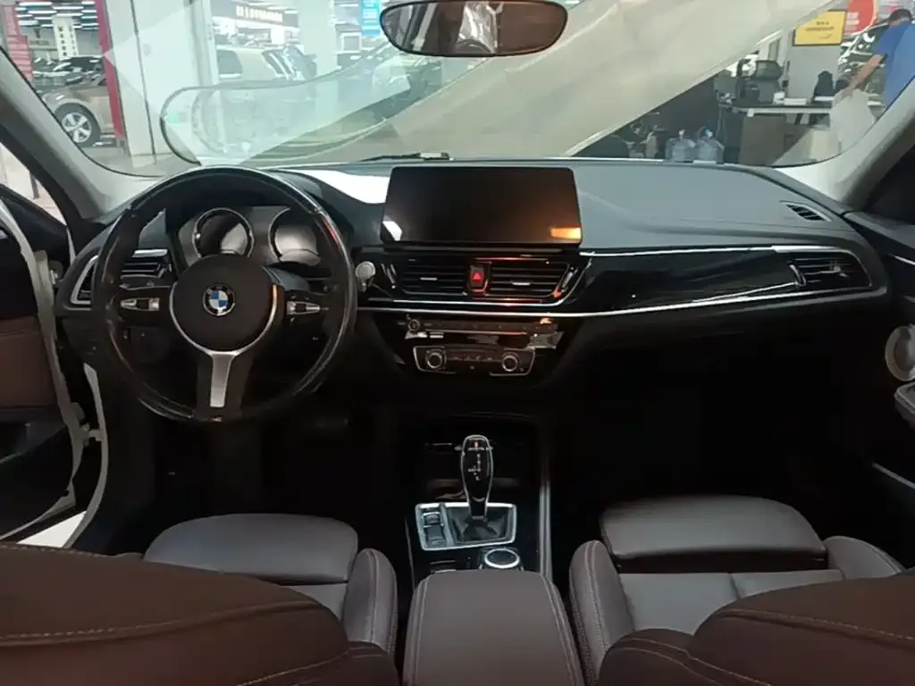 BMW 1 Series 2021 из CN, фото 2