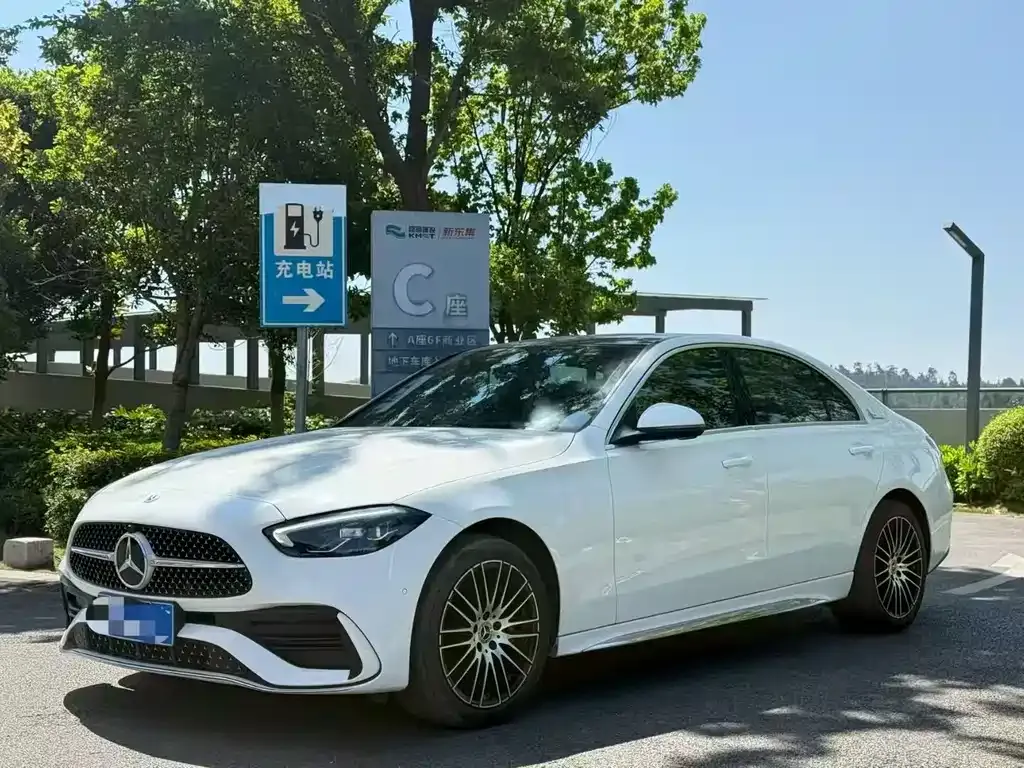 Mercedes-Benz C-Class — фото 1