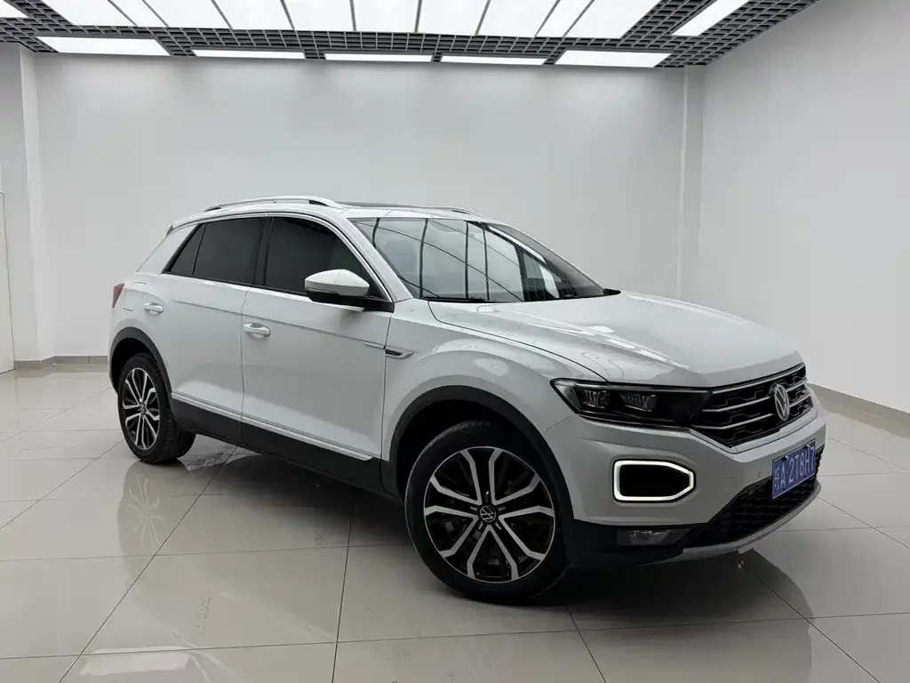 Volkswagen T-Roc — фото 9