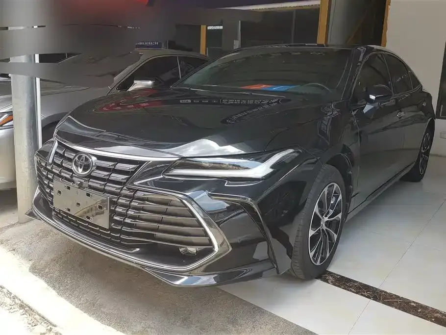 Toyota Avalon — фото 1