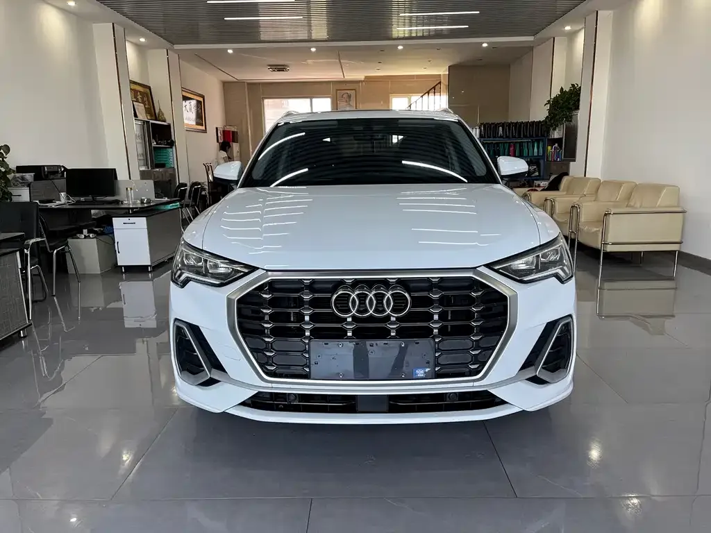 Audi Q3 — фото 10