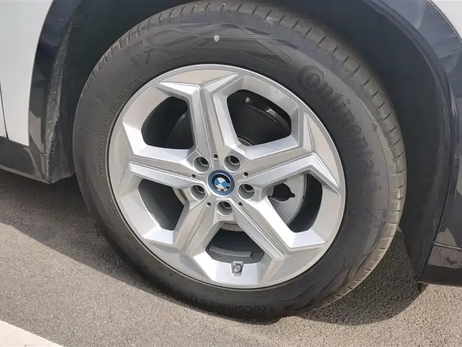 BMW iX1 2025 из CN, фото 5