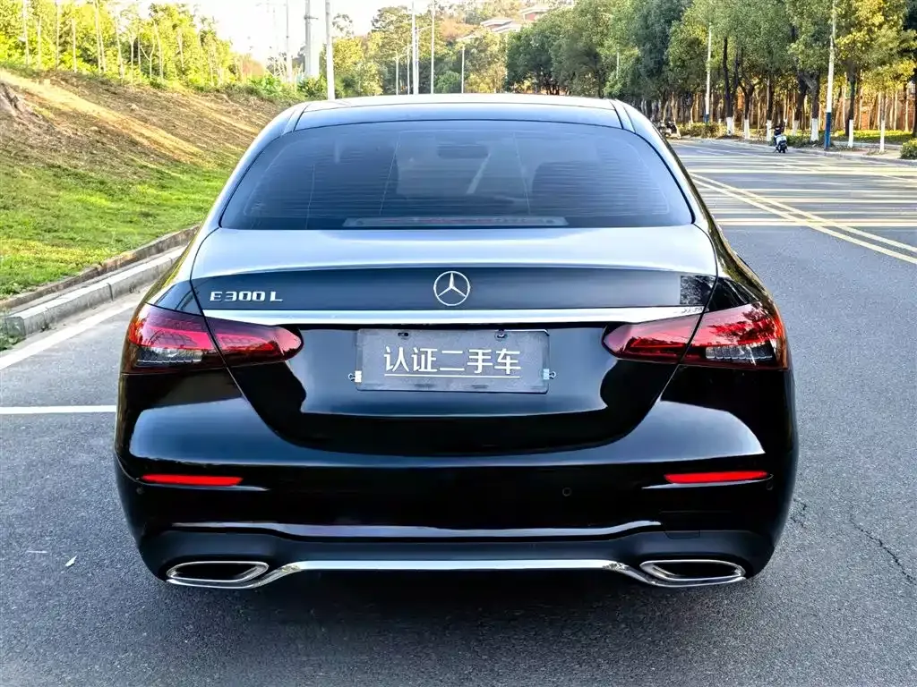 Mercedes-Benz E-Class — фото 9