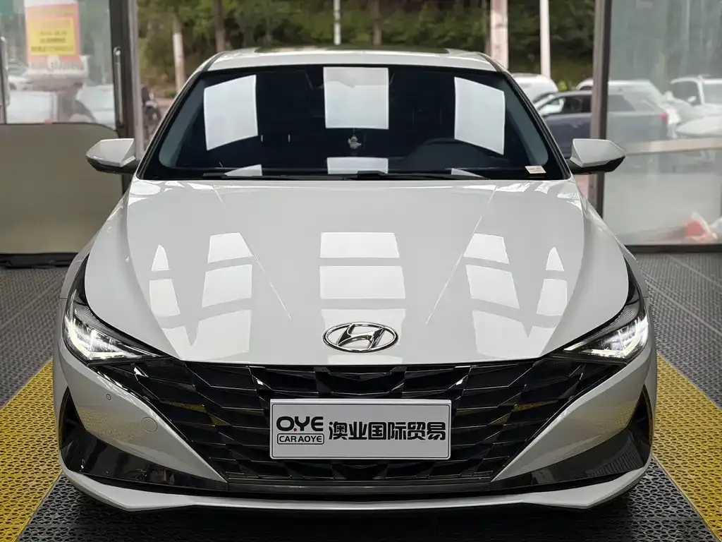 Hyundai Elantra — фото 2