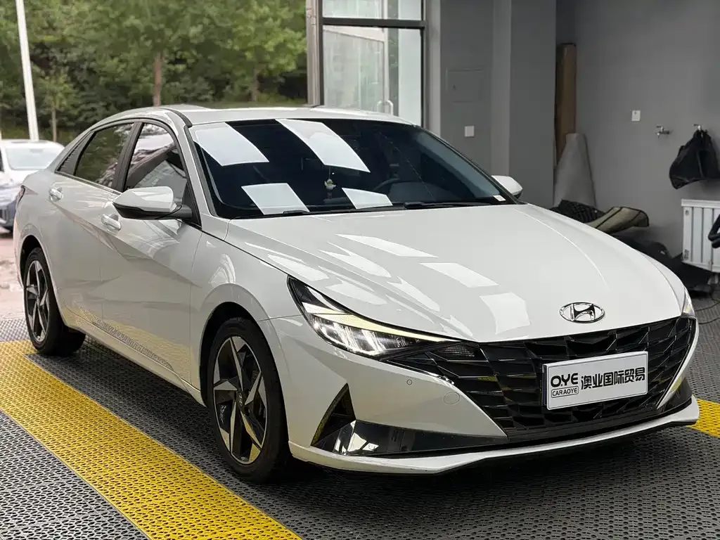 Hyundai Elantra — фото 4