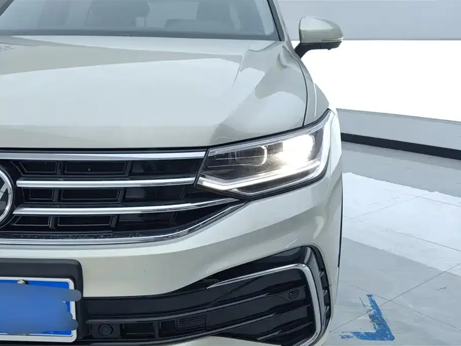 Volkswagen Tiguan L — фото 3