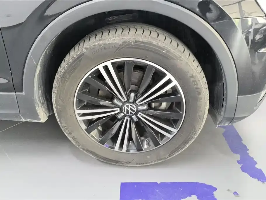 Volkswagen Tiguan L 2021 из CN, фото 10