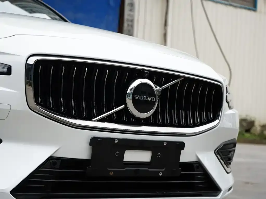 Volvo S60 — фото 4