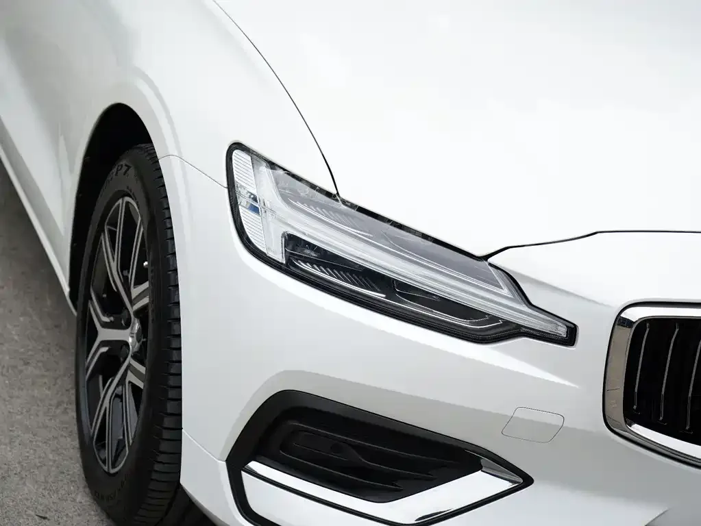 Volvo S60 — фото 3