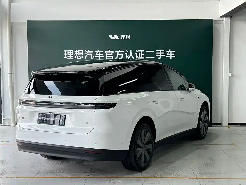 Li Auto i8 — фото 4