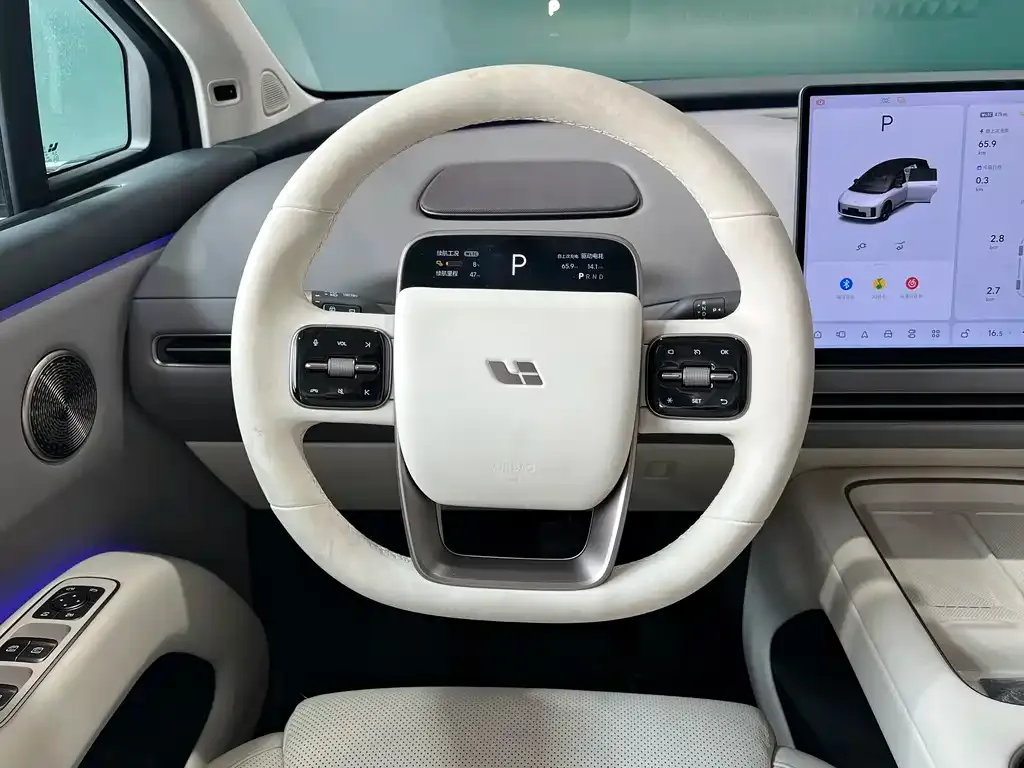 Li Auto i8 — фото 8