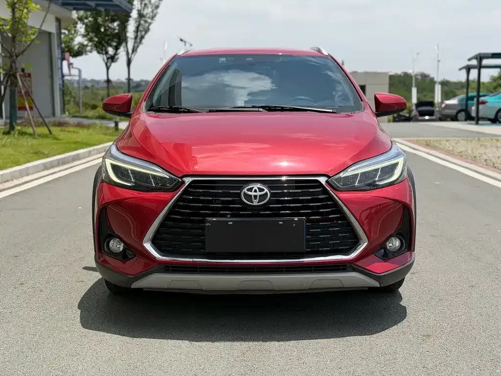 Toyota Yaris L — фото 2