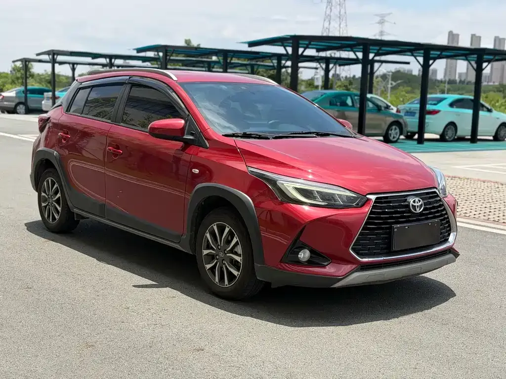 Toyota Yaris L — фото 10