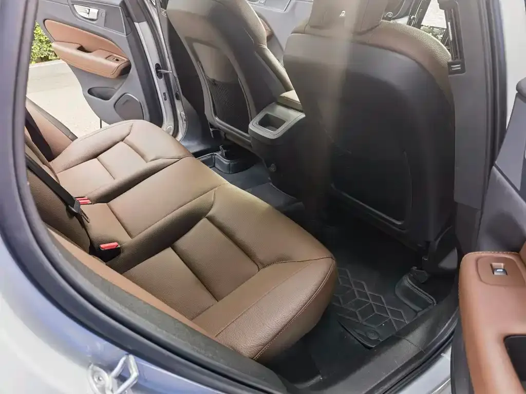 Volvo XC60 2024 из CN, фото 5