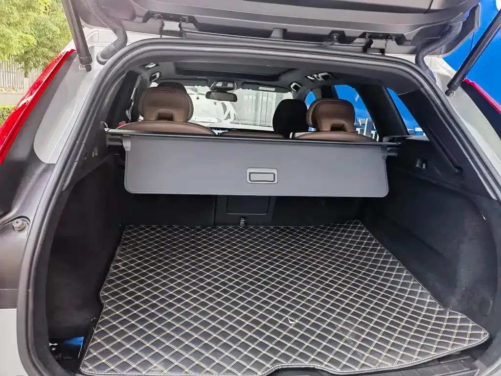 Volvo XC60 2024 из CN, фото 8