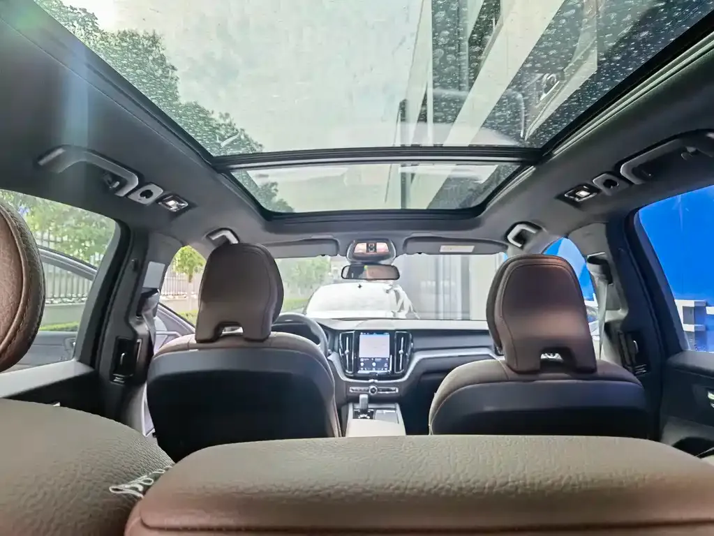 Volvo XC60 2024 из CN, фото 9