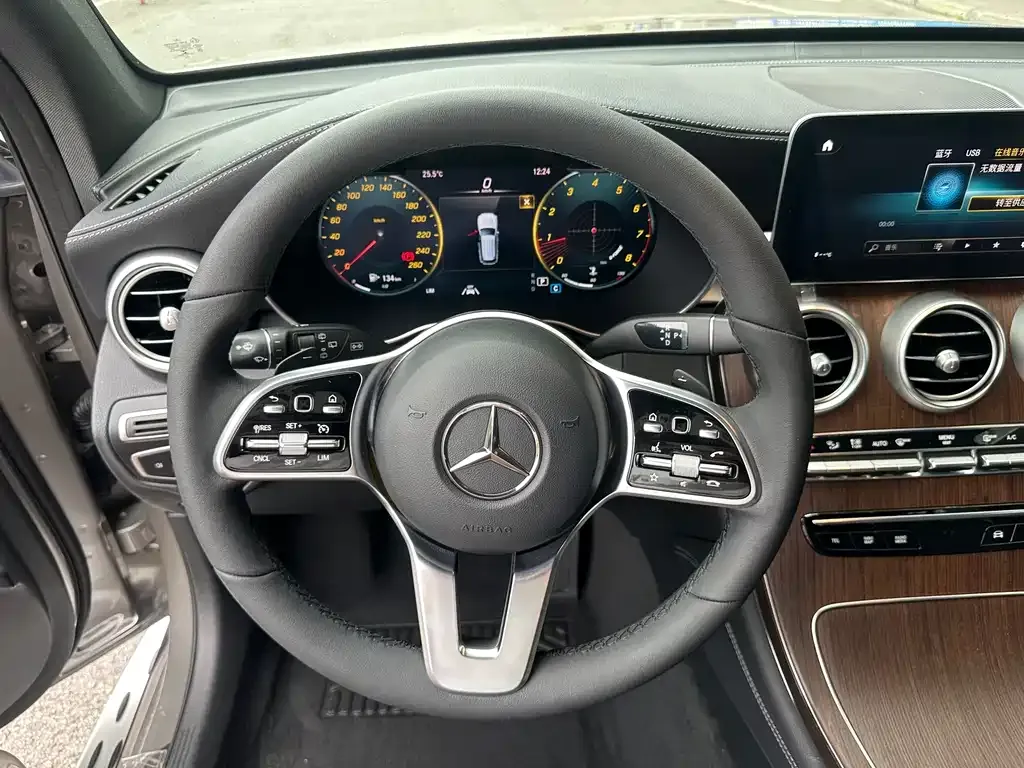 Mercedes-Benz GLC — фото 10