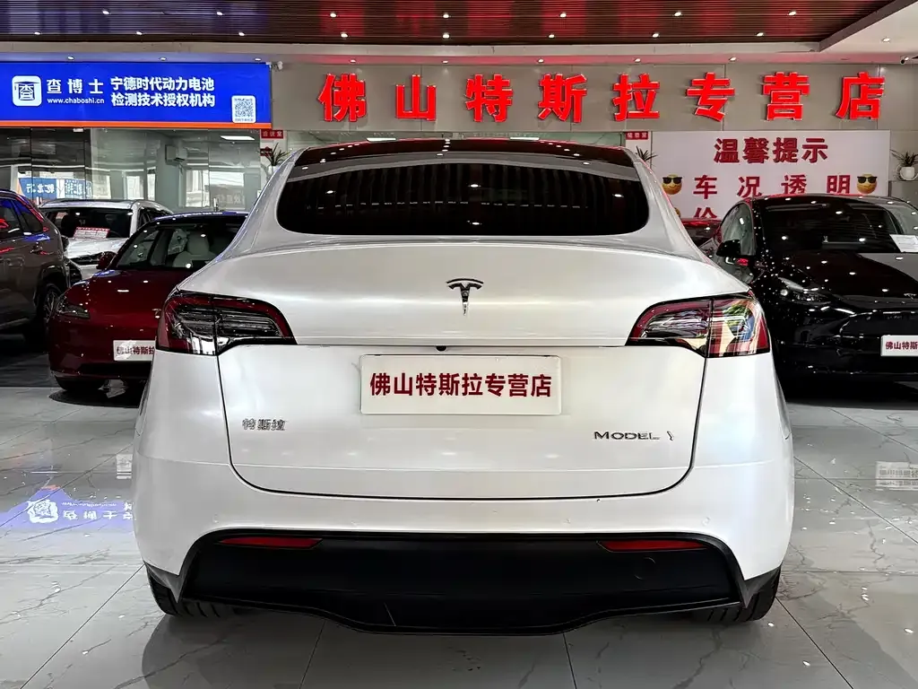 Tesla Model Y — фото 7