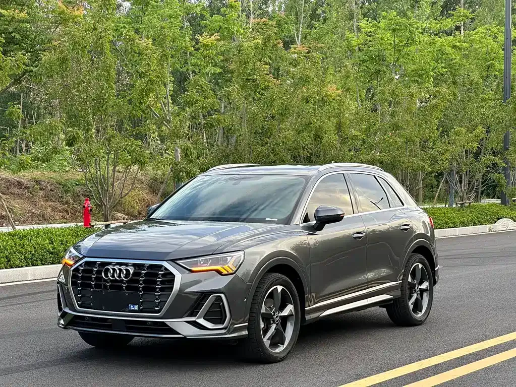 Audi Q3 — фото 1