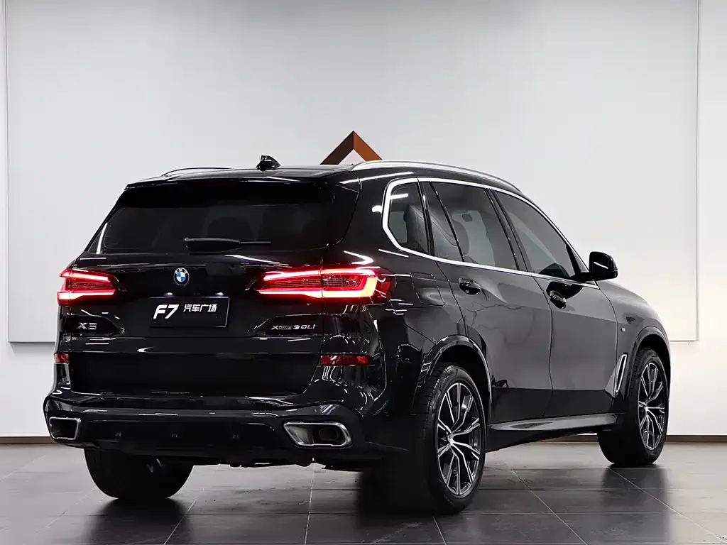BMW X5 — фото 8