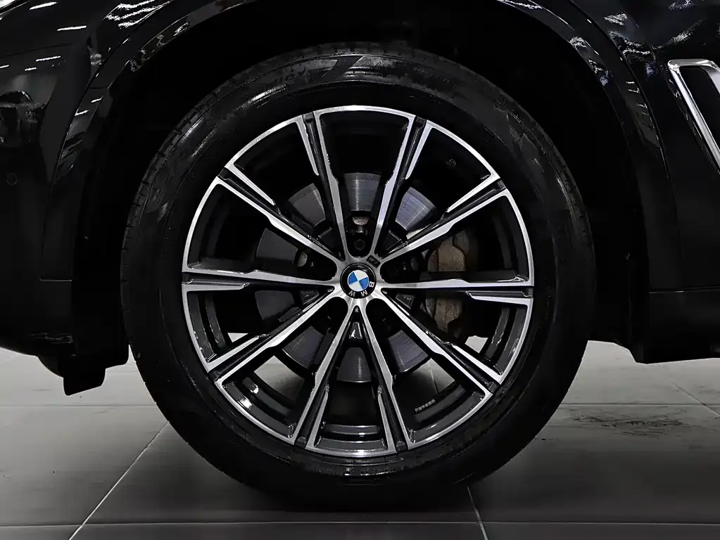 BMW X5 — фото 7