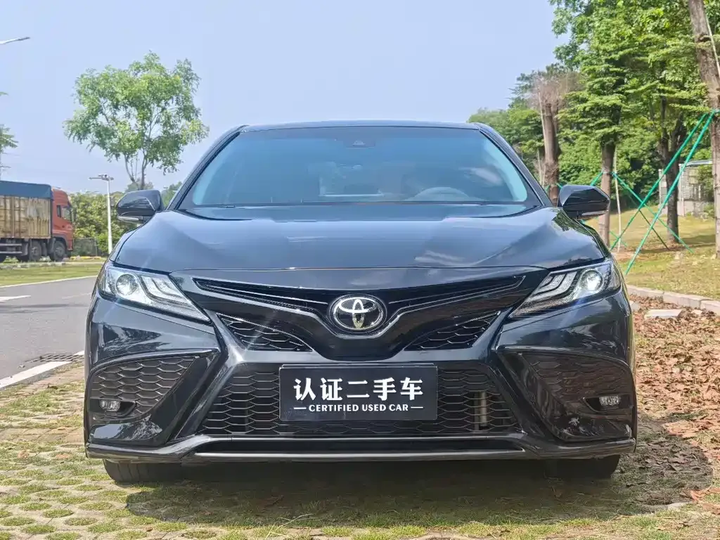 Toyota Camry — фото 4